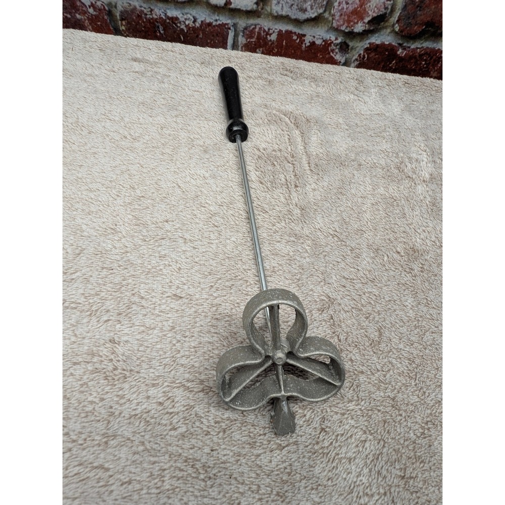 Vintage Rosette Iron Shamrock Clover Shape Aluminum Mold Black Wood Handle